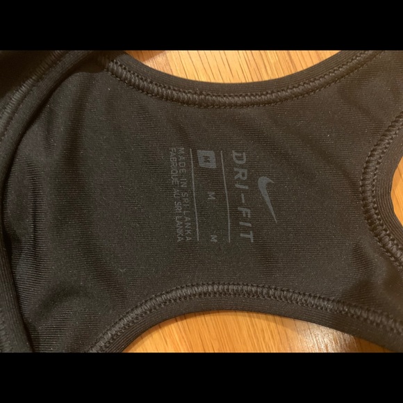 nike basic sports bra - Picture 3 of 3